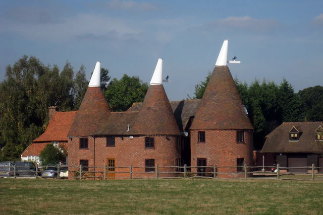 https://commons.wikimedia.org/wiki/File:Manor_Farm_Oast,_Lower_Haysden_Lane,_Tonbridge,_Kent_-_geograph.org.uk_-_1509666.jpg Oast House Archive / Manor Farm Oast, Lower Haysden Lane, Tonbridge, Kent A location benefitting from CCTV installation in Tonbridge